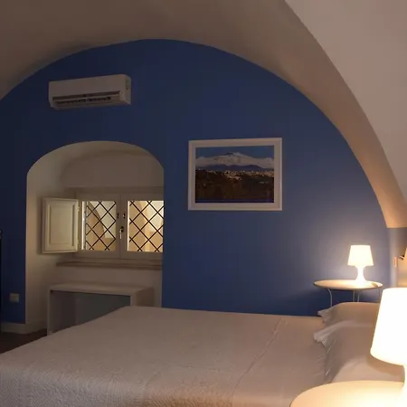 Cavour Гостевой дом Ачиреале