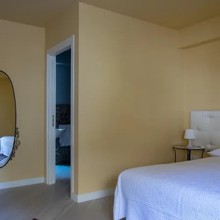 Residenza Cavour أتشيريالي